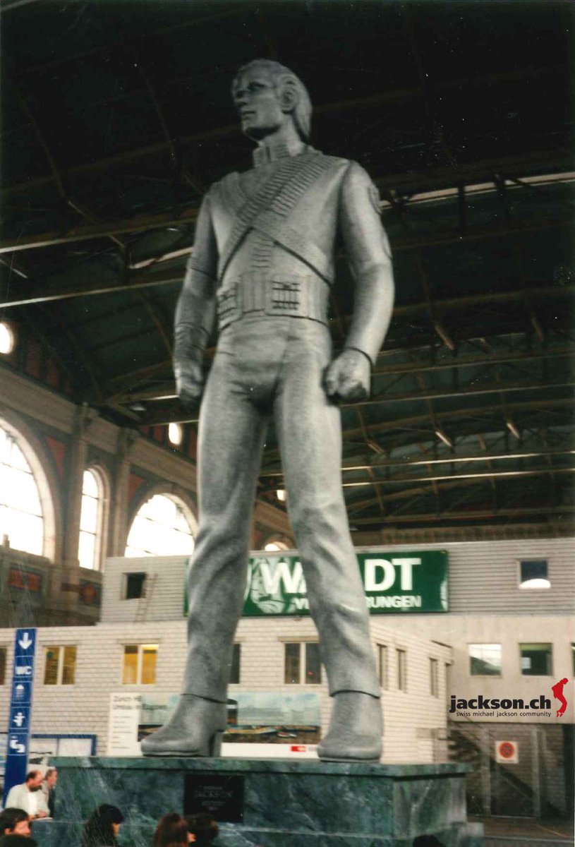 jackson_ch's tweet photo. 25 years ago. HIStory Statue in #Zürich main station. #history25 #hbzürich #michaeljackson #statue @VisitZurich @sonymusic @michaeljackson #kingofpop https://t.co/3LRFeKk5vn