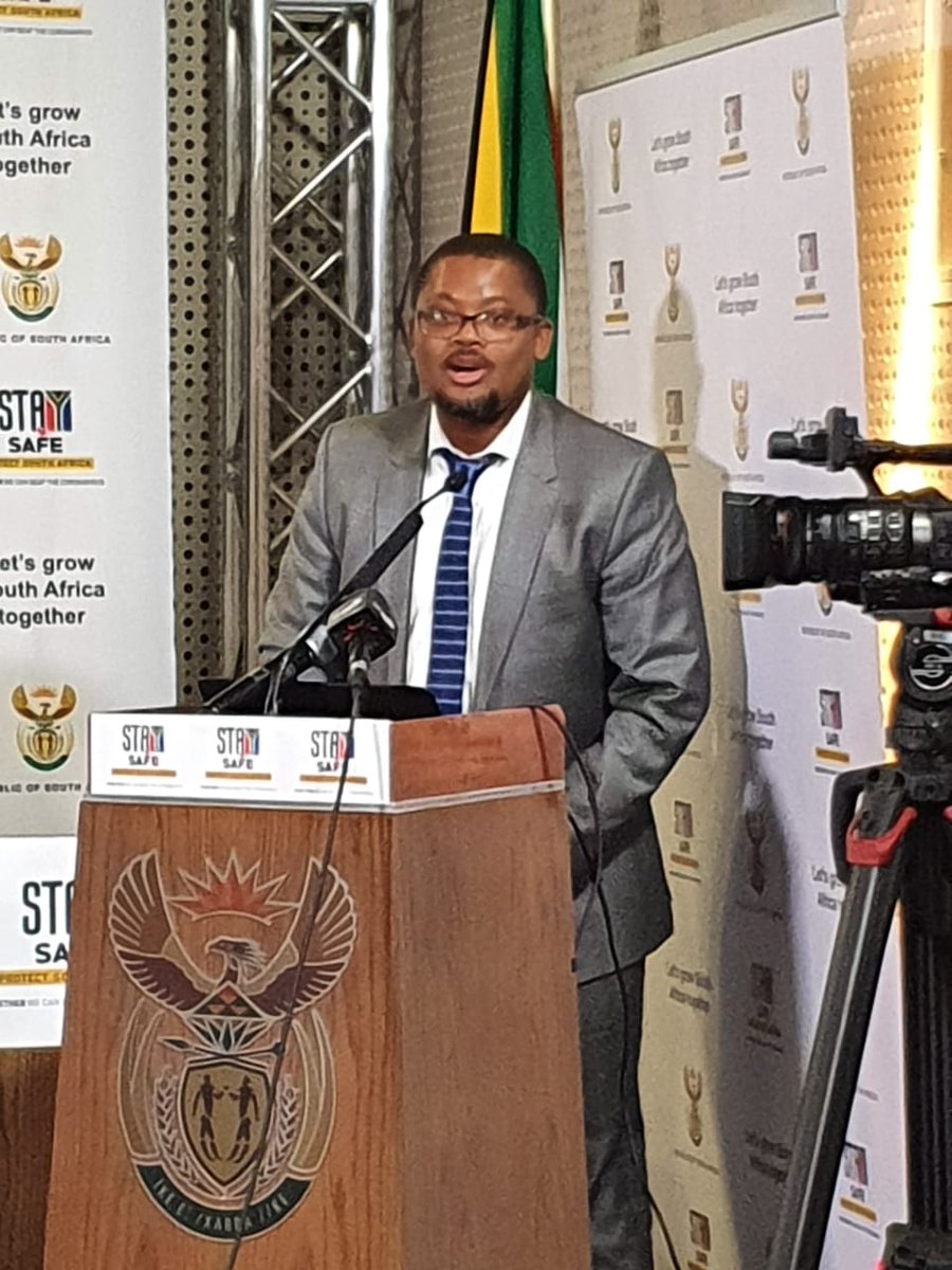 "Professionalising the Public service means depoliticing the Public service. Public servants must serve without fear or favour" - Mr Busani Ngcaweni, NSG Principal