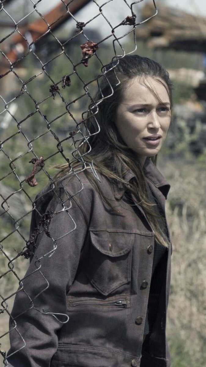 I need some more people to talk to!! comment or message me❤️❤️❤️