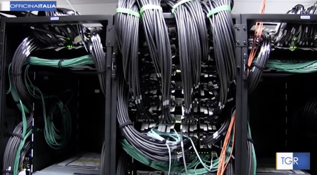 ENEAOfficial's tweet image. A Officina @ItaliaTgr @RaiTre si parla di #ICT con #Cresco6 il secondo supercomputer più potente d'Italia. Intervista a Gian Piero Celata, Direttore Tecnologie Energetiche e Silvio Migliori, responsabile ICT ENEA rainews.it/tgr/rubriche/o… al minuto 23