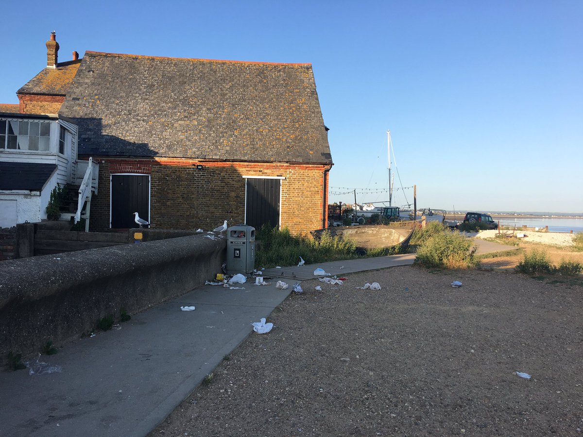This is Whitstable seafront every morning. Come on,  @canterburycc  @Kent_cc  @Labour4C  @kentpolicecbury  @VisitKent  @ExploreKent  @kentlivenews  @NeilWhitstable  @RosieDuffield1, we need a creative, permanent solution. Enough excuses about what cannot be done. Let’s get this stopped.
