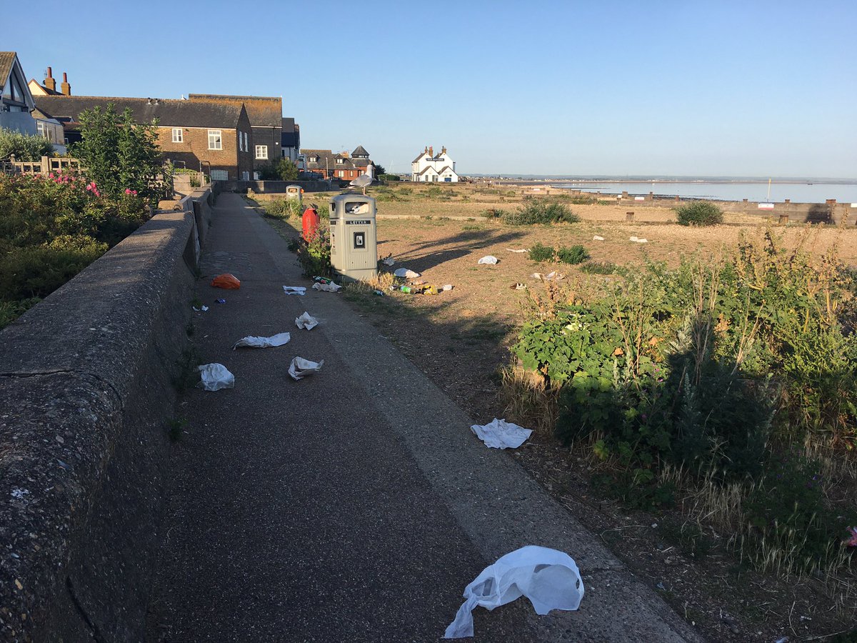 This is Whitstable seafront every morning. Come on,  @canterburycc  @Kent_cc  @Labour4C  @kentpolicecbury  @VisitKent  @ExploreKent  @kentlivenews  @NeilWhitstable  @RosieDuffield1, we need a creative, permanent solution. Enough excuses about what cannot be done. Let’s get this stopped.