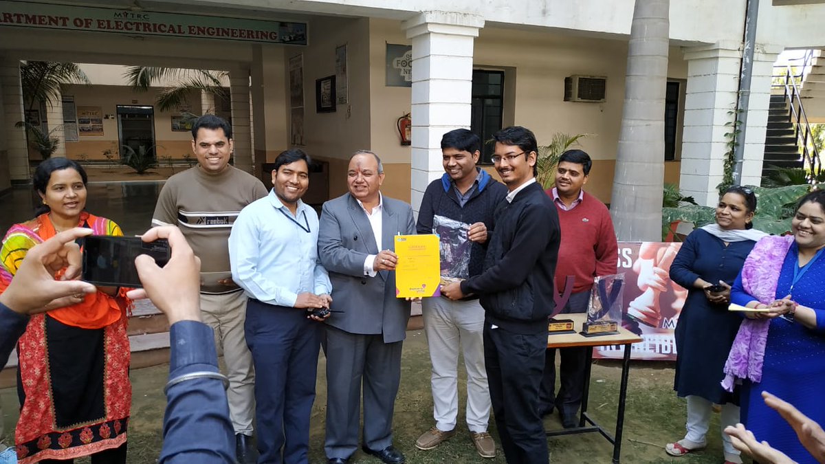 MitrcElectrical's tweet photo. Year in a Review:- Electrical Engineering students participated in ‘SBI Numero Yono’ Quiz competition- 2019 held on February 20, 2019 at  at MNIT, Jaipur and won the quiz competition. https://t.co/Cwt1pBkmDX