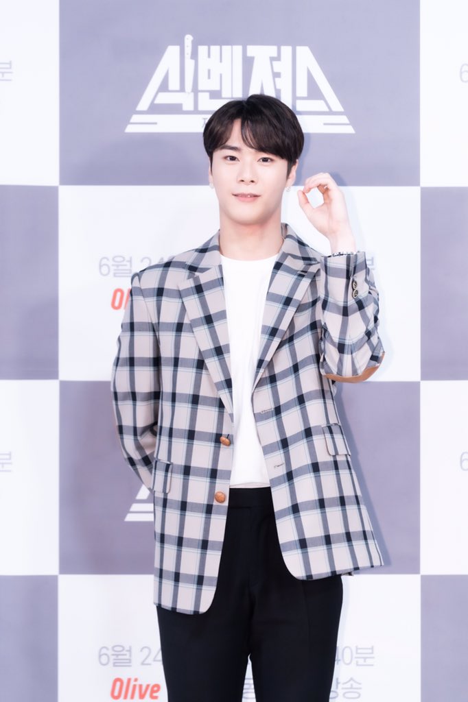 moonbin98_th's tweet photo. [Pic] ภาพในงานแถลงข่าวรายการ Food Avengers 🍳🥗

เริ่มตอนแรก 24 มิถุนายน พรุ่งนี้เวลา 17.40น.(ไทย) ทางช่อง Olive และ tvN 
#아스트로 #ASTRO #문빈 #MOONBIN #มุนบิน https://t.co/x4Dp2ZQ7W3