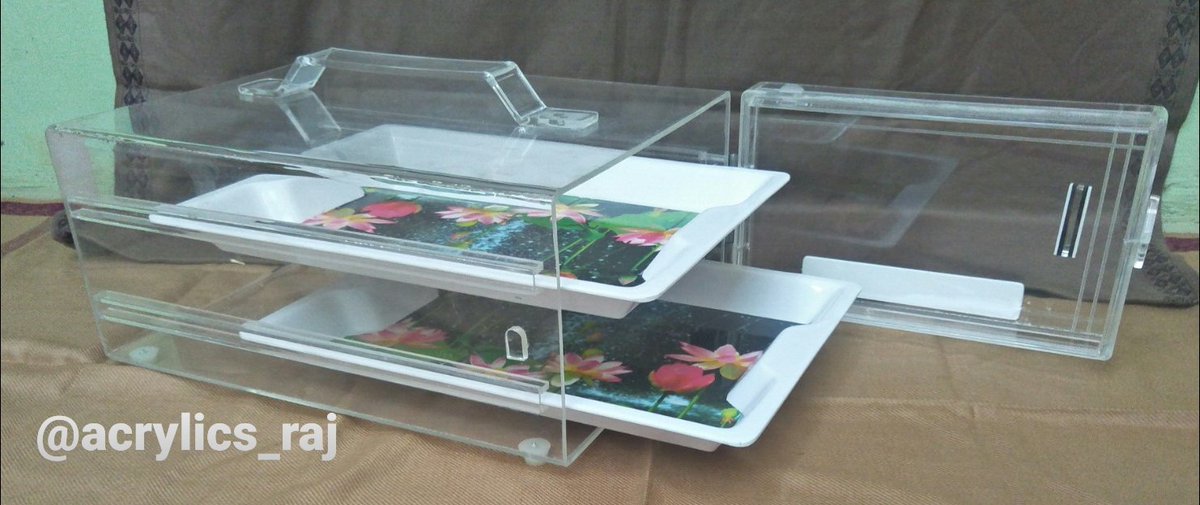 Dipbirari's tweet photo. Medical accessories Acrylic suitcase by @AcrylicRaj
#doctord #surgery #healthcare #pharmacy #COVID19 #medicallife #doctorlife #supportindiandoctors #indiandoctors #orthopedics https://t.co/IHDoBJr2Qt