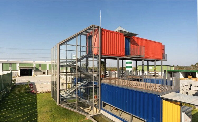Sjcontainerbui1's tweet photo. To create large and continuous space, multi-unit container buildings are often assembled together. But the steel frame and cantilevered staircase allow the large container building to be built without assembling at all, making full use of the open space!
#officedesign #largespace https://t.co/sZLxe1PcQh