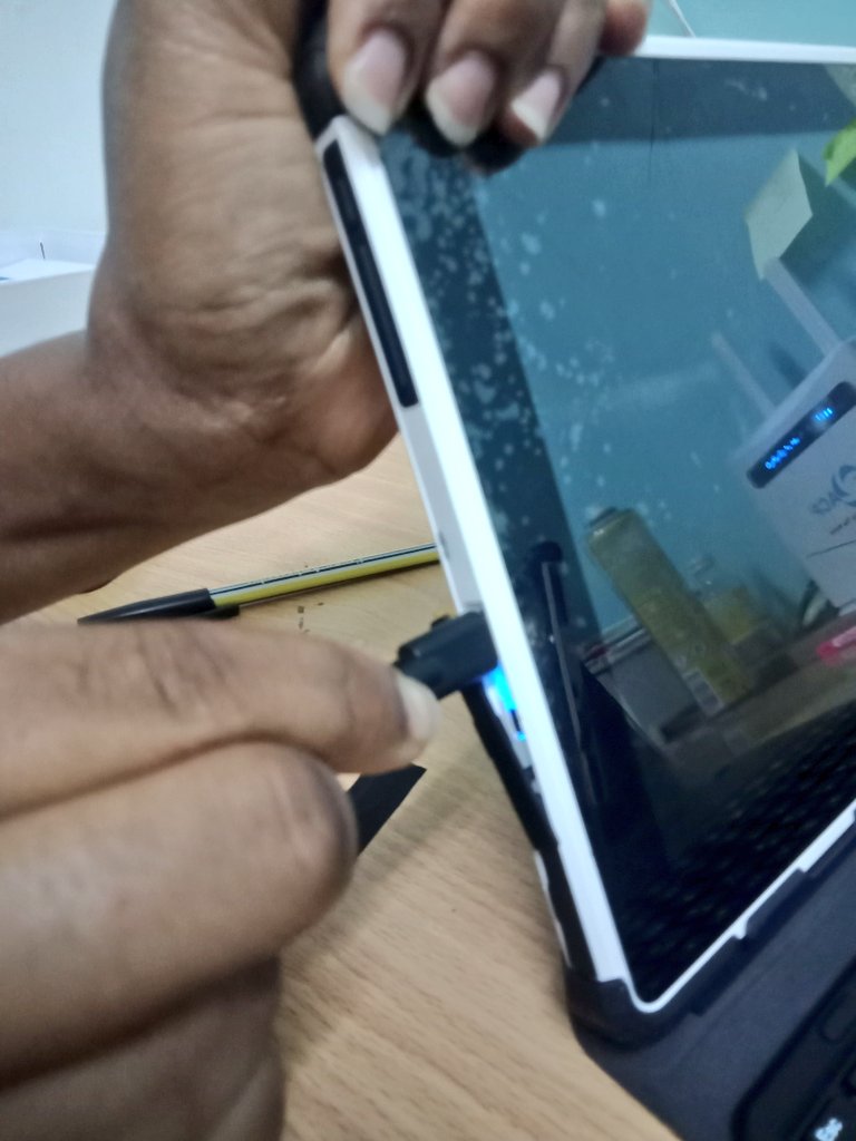 EagleGroupInte1's tweet photo. #edutab stores power for a full day's conginuous use to support #DigitalLearning In the current #DigitalTransformation In #education . Talk to us on 0701175959
🔝🔝🔝🔝 https://t.co/3wUKZPsWaw