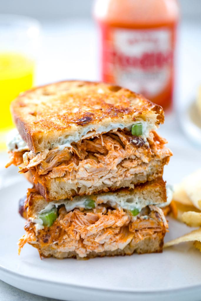 afsal_suhana's tweet photo. Hey guyss....Easy and Tasty chicken Cheese Sandwich.
Try it....you are gonna love it...😋😍
#foodie #Sandwiches #foodlover
#kitchen #recipes #RecipesForThePeople #recipes
#dishaday #cheesepizza #snacks

Click the link for the recipe👇
https://t.co/1gebIQH9mq https://t.co/qPYSAzetAD