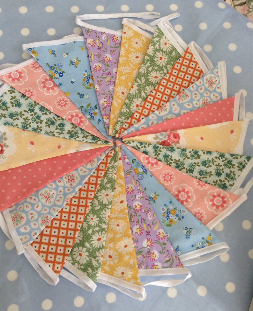 New summer buntings available from my Etsy shop etsy.com/shop/lovesbunt…