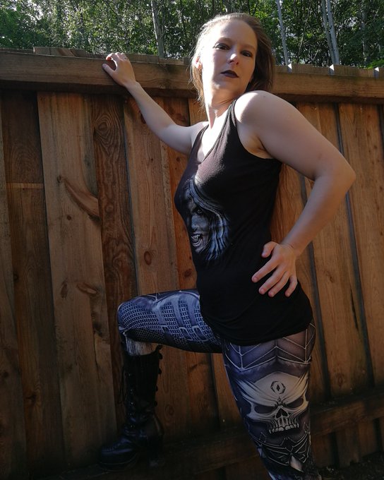 Und los geht's! Gothic Dreh im Wald !!! #outdoorphotography #waldspaziergang #longhair #gothic #sexy<a href="/tag/outdoorphotography"class="tags">#outdoorphotography</a><a href="/tag/sexy"class="tags"><span>#sexy</span></a><a href="/tag/shooting"class="tags"><span>#shooting</span></a><a href="/tag/longhair"class="tags"><span>#longhair</span></a><a href="/tag/gothic"class="tags"><span>#gothic</span></a><a href="/tag/leggins"class="tags"><span>#leggins</span></a><a href="/tag/dreh"class="tags"><span>#dreh</span></a>