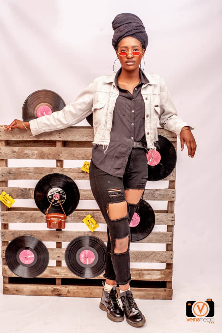 UmcecoZ's tweet photo. Beauty begins the moment you decide to be yourself..
@Umceco.tv
@houseofmutu
@Veinsmedia
@projectfashionA
@fashion&style
@KwaneleShantell
@YankieSonia
@theAteam
@zimfashiondiaries
@projectgashionA
#suiteNo.1
#umcecowayawaya https://t.co/Na1fJatugE