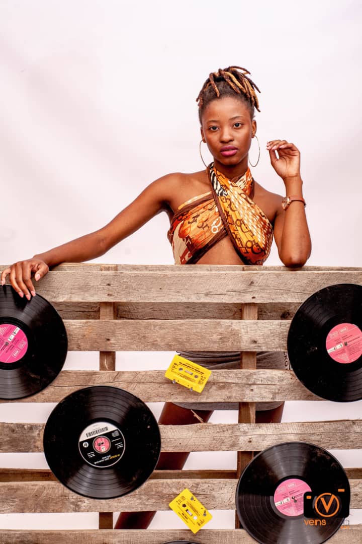 UmcecoZ's tweet photo. Beauty begins the moment you decide to be yourself..
@Umceco.tv
@houseofmutu
@Veinsmedia
@projectfashionA
@fashion&style
@KwaneleShantell
@YankieSonia
@theAteam
@zimfashiondiaries
@projectgashionA
#suiteNo.1
#umcecowayawaya https://t.co/Na1fJatugE