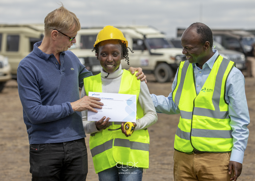 There was also a graduation ceremony for those who had received training on different skills needed to work in the construction, with several getting jobs in the firm constructing the wind farm.