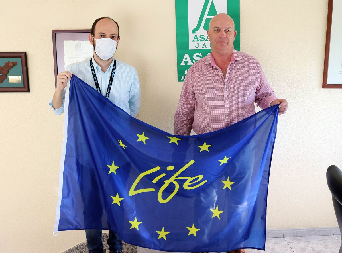 andaltec's tweet photo. 📰Andaltec presenta la iniciativa el proyecto Life #Comp0live a distintas asociaciones agrarias. Vía @DiarioJAENes.
👇👇👇👇👇
https://t.co/WQzj1xya5S https://t.co/Qqz2ByPvKt