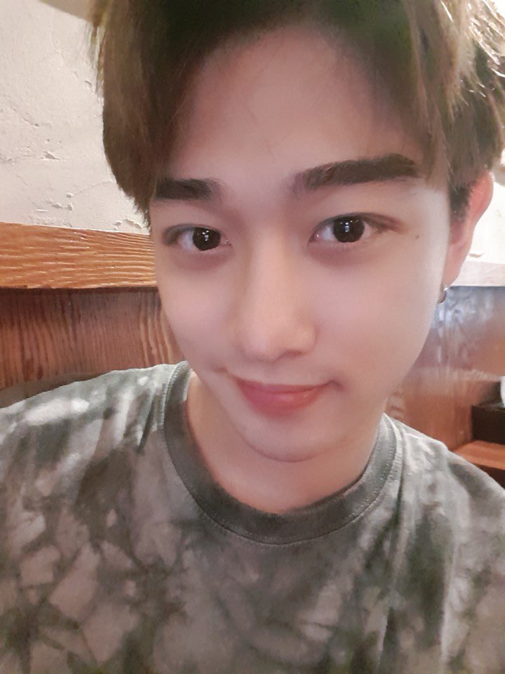 mountain_twt's tweet photo. [#광현] 팬분들 점심식사는 다들 하셨나요? 식사는 거르지말고 꼭 챙겨드세요 😘❣️
⠀⠀⠀
#마운틴 #광현 #김광현 
#MOUNTAIN #GWANGHYUN https://t.co/45vHwWMqSi