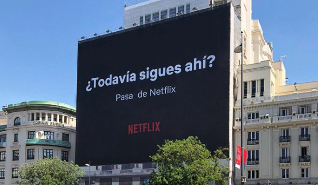 mkdirecto's tweet photo. Netflix sorprende con un nuevo golpe de creatividad en su última campaña de publicidad exterior https://t.co/clfzCbyHgL https://t.co/fOnuVMqZxu