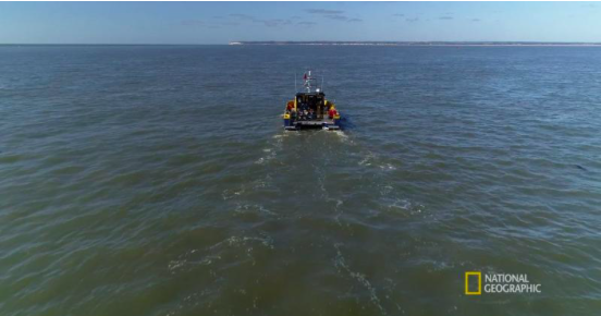 LinklineCrew's tweet photo. #steverobson #directorofphotography #linklinecrew works on @NatGeo @msptvuk #draintheoceans seeing the marine archeologists investigate wreckage from #battleofbritain off the #kent coastline #tvcrew #crewing #cameracrew https://t.co/bJRDUg89T9
