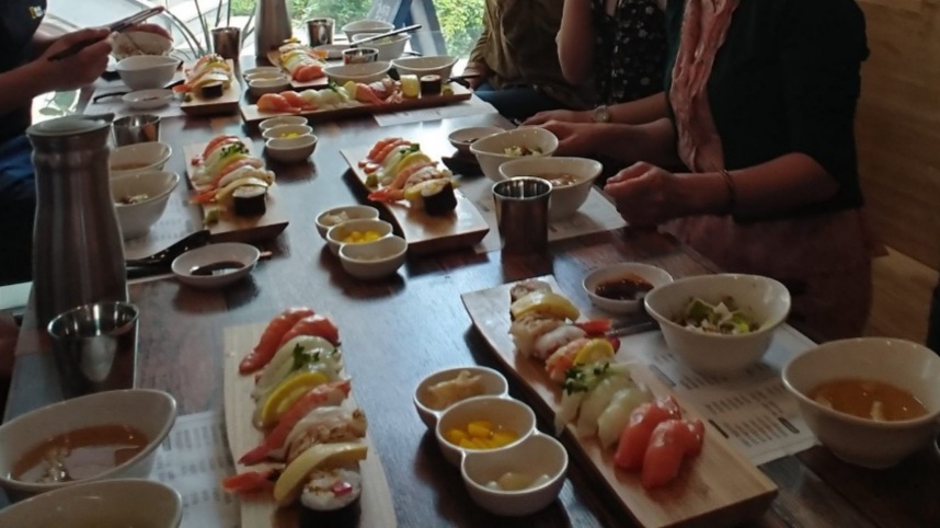 권선구 점심 메뉴는 여기를 추천드리고 싶어요😀
이번에 다녀온 곳은 세류1동에 위치한 "초밥집"입니다.
꼭한번 드셔보세요👍