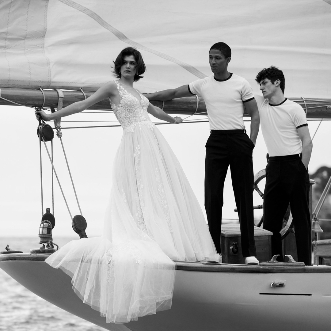 ja_bridal's tweet photo. Swept away on the tide of our love. ❤️
#JustinAlexander #style_88158
.
.
.
.
.
. 
#dreamy #romance #elegant #classy #sophisticated #weddingdressdetails #weddingdresscode #weddinghour #weddingelegant #theuniquebride #elegantweddingdress #sophisticatedweddings #bridetrends #bri https://t.co/WlKhOBHMZf