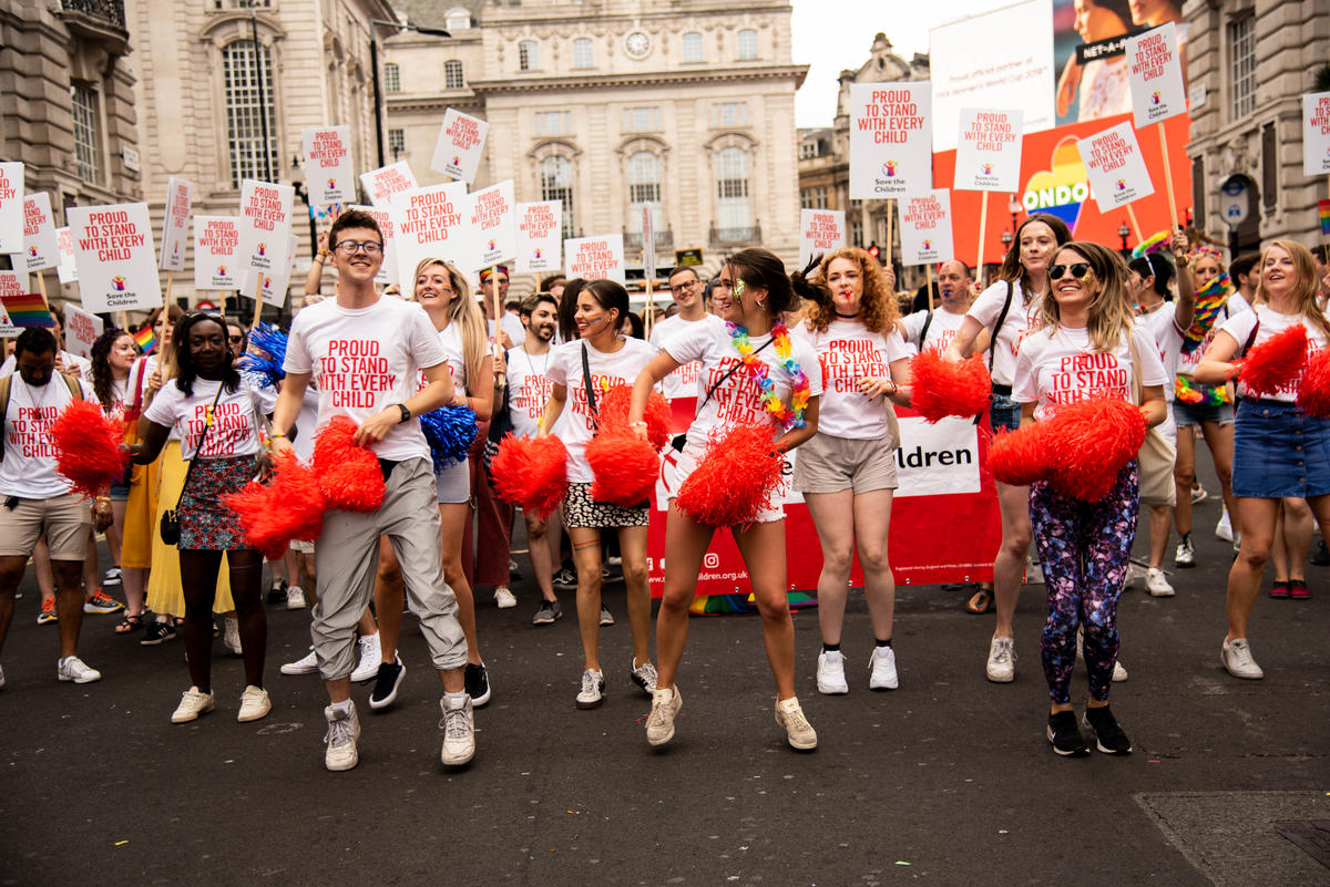 savechildrenuk's tweet image. Happy #PrideMonth !

Whilst we are not able to march this year, our staff are finding a whole host of ways to join together &amp;amp; celebrate Pride.

We are proud to stand with every child, in every country around the world.

 🌍🏳️‍🌈💪
