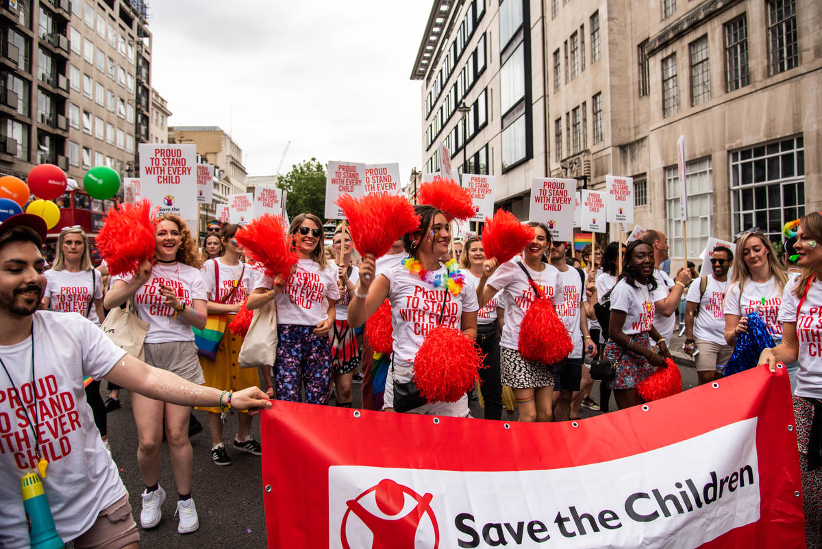 savechildrenuk's tweet image. Happy #PrideMonth !

Whilst we are not able to march this year, our staff are finding a whole host of ways to join together &amp;amp; celebrate Pride.

We are proud to stand with every child, in every country around the world.

 🌍🏳️‍🌈💪
