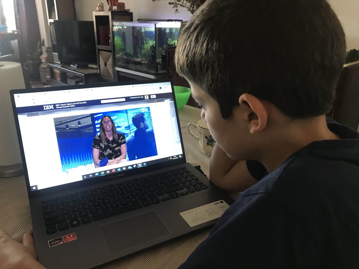 ElenaFernandezA's tweet photo. Lo mejor de los eventos virtuales, que mi hijo de 10 años disfrute de ponencias que inspiran como la de @valdemoro13 . Gracias Amaya y gracias #IBMCloud! https://t.co/30XgxvAHLs