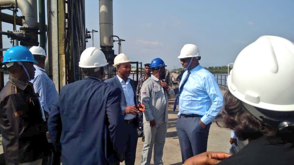 ahmed_dikko's tweet image. #ThrowbackTuesday
In preparation for PHRC rehabilitation project phase 2, I inspected our Jetty A&amp;amp;B platforms where I received briefings from the Jetty Superintendent on throughput operations and level of readiness as well as security architecture of the Jetty. 
#PHRC 
#nnpc