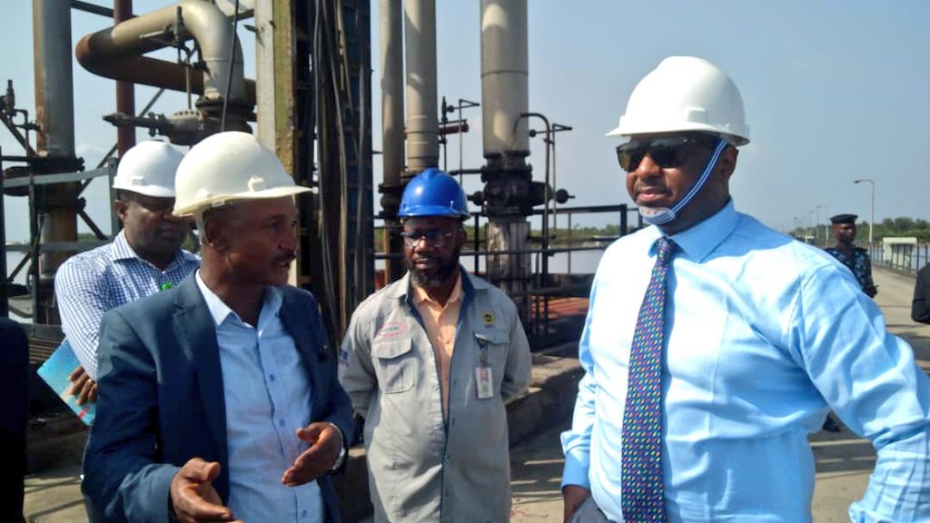 ahmed_dikko's tweet image. #ThrowbackTuesday
In preparation for PHRC rehabilitation project phase 2, I inspected our Jetty A&amp;amp;B platforms where I received briefings from the Jetty Superintendent on throughput operations and level of readiness as well as security architecture of the Jetty. 
#PHRC 
#nnpc