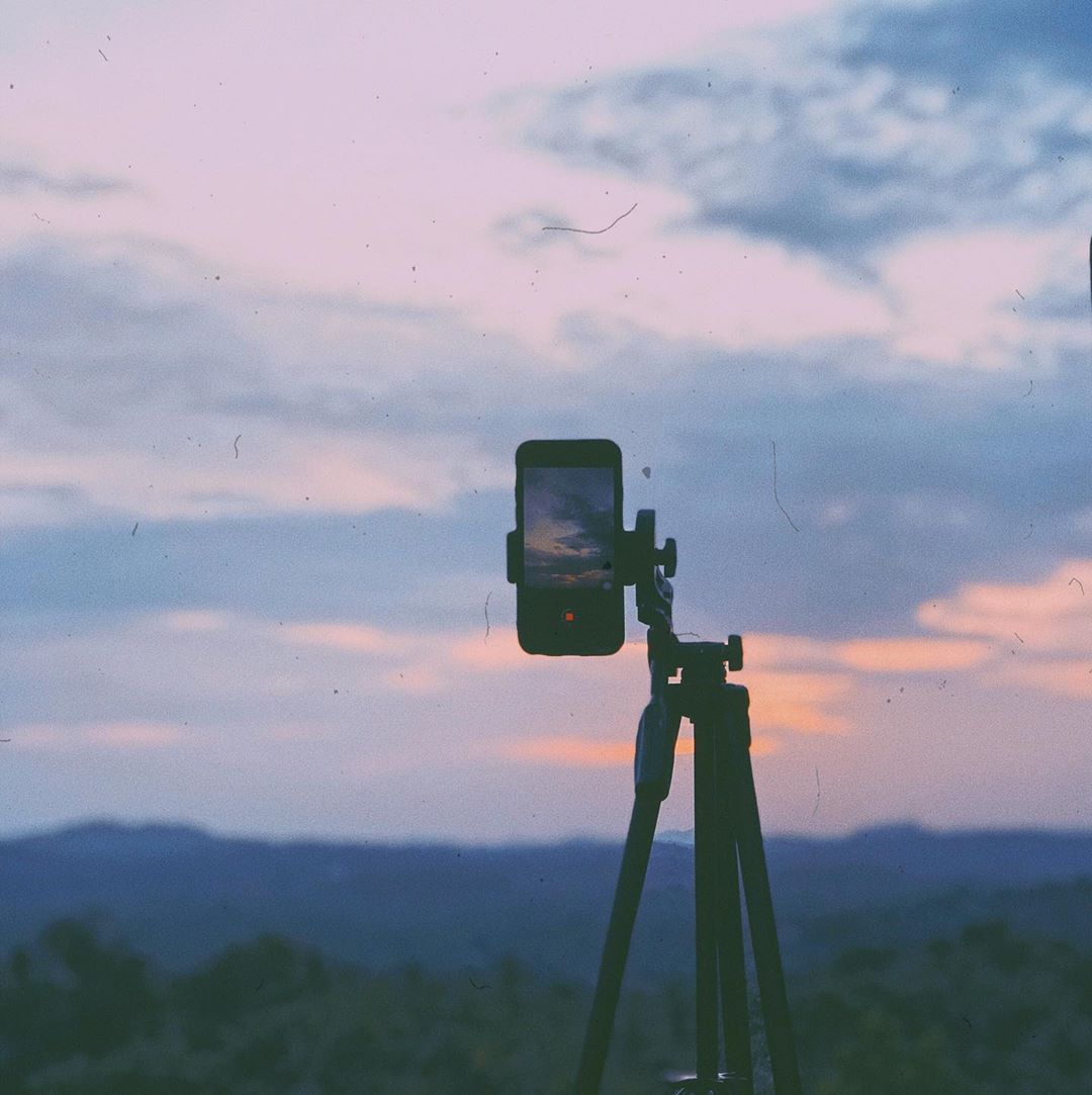 Bonfoto_cc's tweet photo. If you do not have a camera, why not start take photos with your phone? Google Zomei phone tripod to learn more about phone photography!
Picture from ins @ suh4il___ https://t.co/BOQFWVlLq0