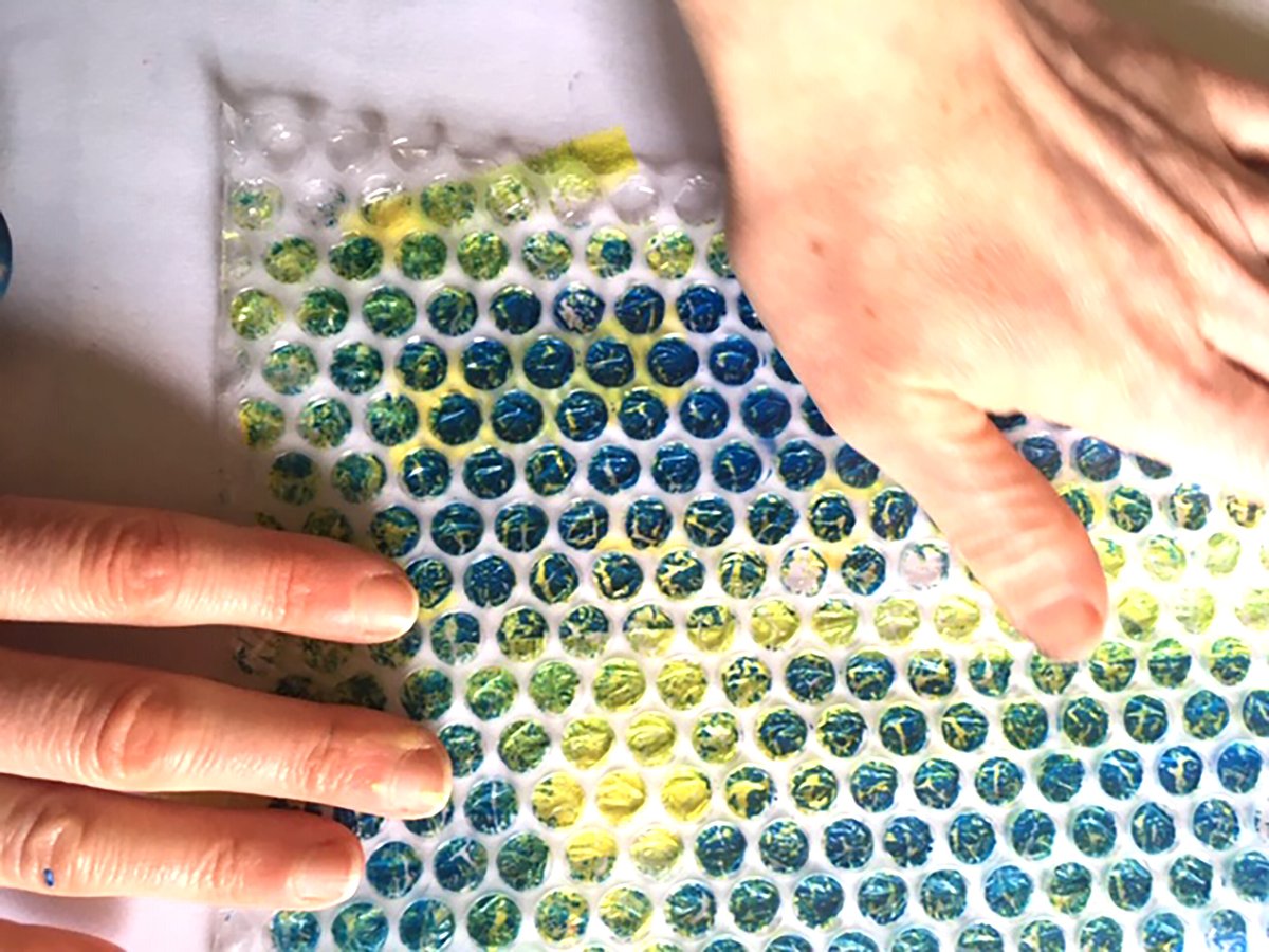 HMILeeds's tweet image. On #MuseumsUnlocked #printmaking day, follow our step-by-step printing activity, which shows you how to use the materials you've got lying around the house to make your own Wild Bunch, based on Paloma Varga Weisz's work in our exhibition #BumpedBody. 
henry-moore.org/printing-works…