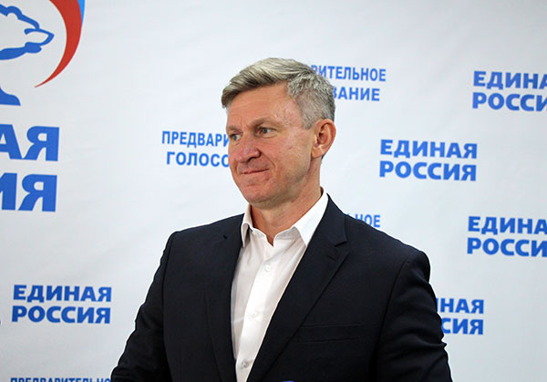 Заместитель Секретаря Курганского регионального отделения партии «Единая Россия» по проектной деятельности Дмитрий Фролов рассказал о важности и значимости реализуемого партийного проекта "Единая карта «Забота»". На сегодняшний день в Зауралье выдано более пятнадцати тысяч карт.