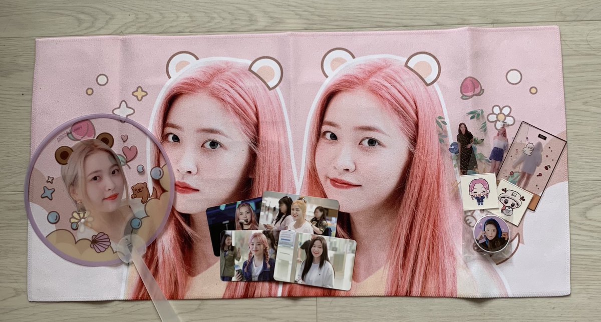 dreamlike1995's tweet photo. welcoming home my new yeri slogans from @adorablecandy81 and @RV_corner_goods 🥰 thank you to @VELVETSINGAPORE for hosting the go !! https://t.co/wtzH8KClV5