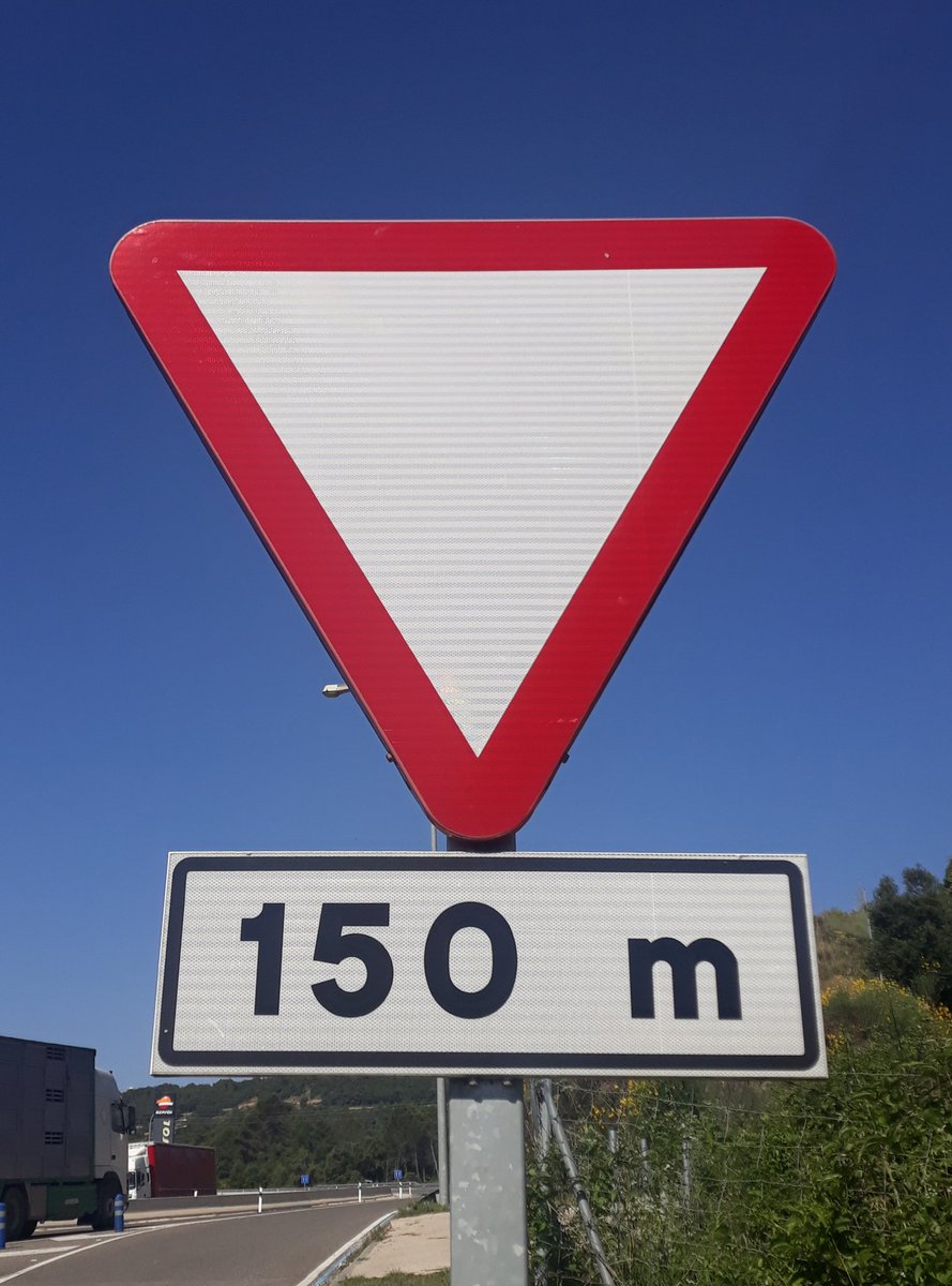 estel_pastel's tweet photo. Buscant simetries durant els viatges. Càpsules formatives. #ItinerarisArtistics #meitArt https://t.co/JdQdG2SdRp