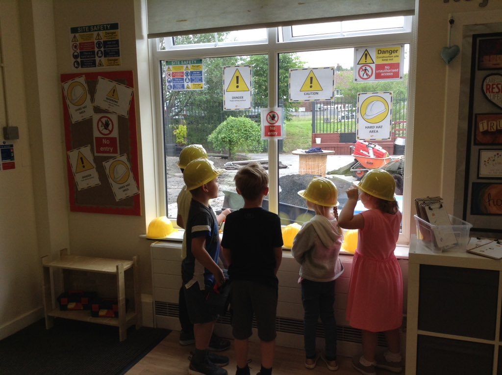 Great excitement in EYFS this morning. We have checked the plans, made a risk assessment and are now carefully observing the workmen. #buildinginspectors #exciting