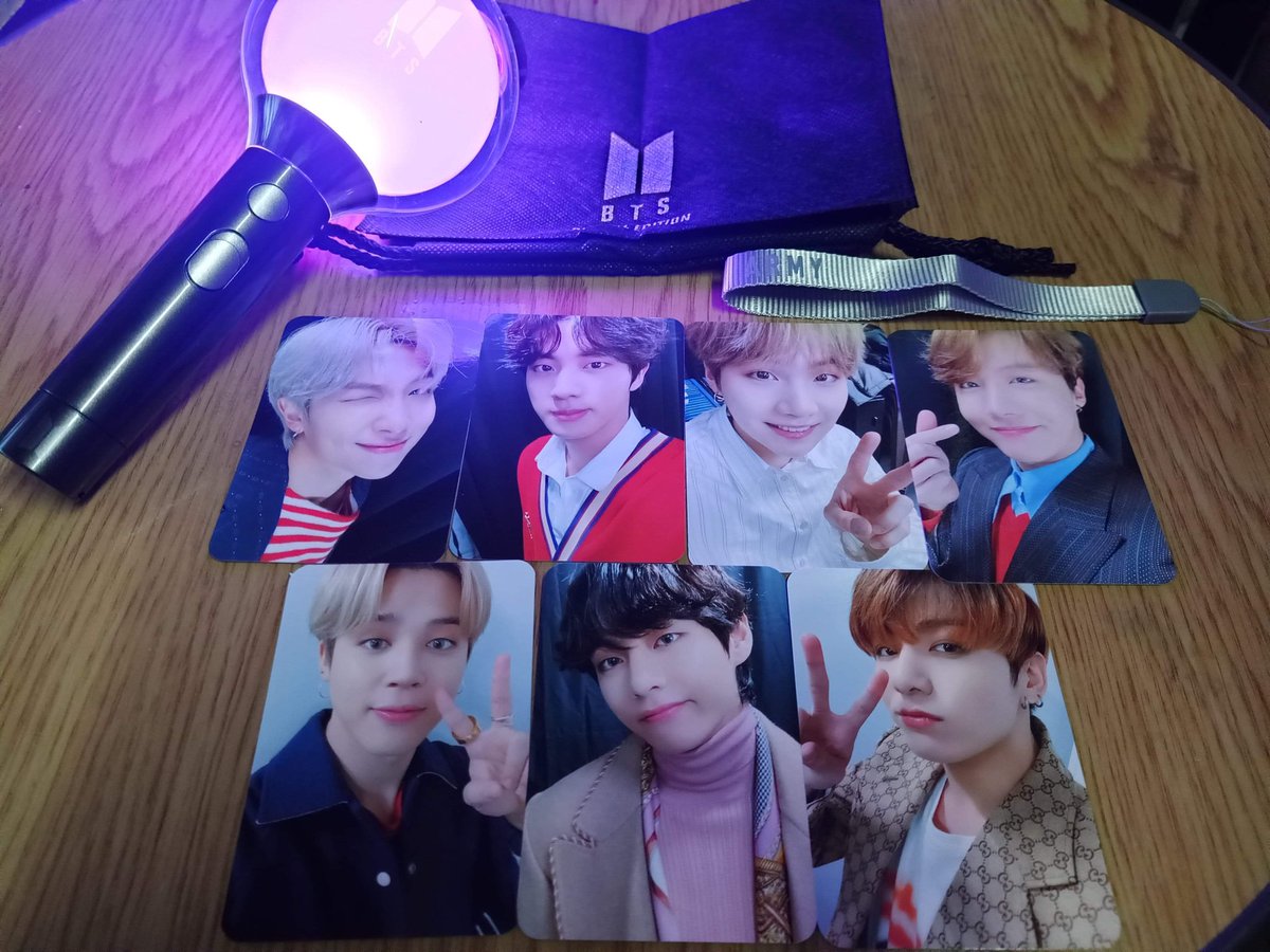 VginBaseline7's tweet photo. Yebah! At last! Kamsahamnida maknae @jnjyeppeoshoppe !
Borahae! 💜🤟
#ArmyLife
#BTSARMY
#BTSLemona
#armybomb
@BTS_twt
#ProudBTSArmyMom https://t.co/mZ9VgjLxUm