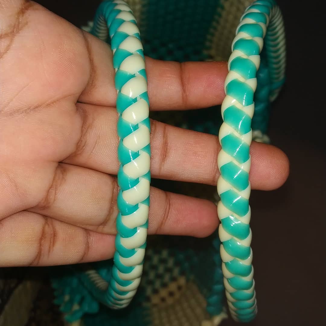 KnitknotC's tweet photo. Handle making for crosscut Stripes koodai
https://t.co/wuwSzno69M
#knitknotcrafts #wirekoodai #dotshandle #twocolour #easybeginners #clearvideotutorial #quarantineactivities https://t.co/GxEkgQMmCA