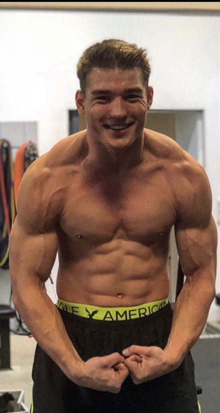 That’s what I was looking like when I started working with <a href="/mpc_gym/">Christian Mohr</a>. This man taught me to work my ass off because it pays off!! I don‘t regret anything!! One Team one dream!! The best is yet to come!!