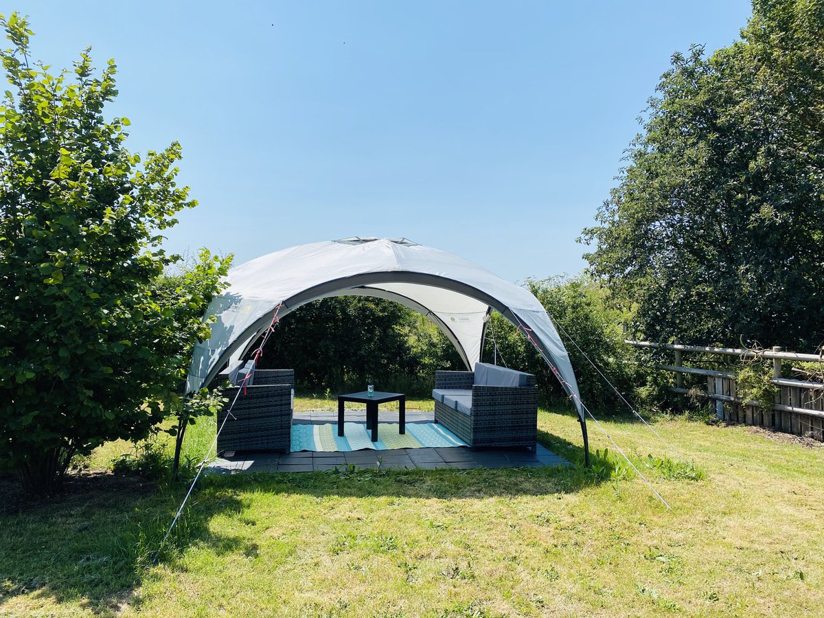 Adoptionplus's tweet image. Getting ready to start seeing families in our new outside room #support #SafeSpacing #LovingNature 🌱