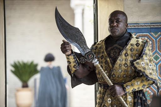 Game Of Thrones キャラ紹介bot アリオ ホター ドーラン マーテルの衛兵長 ドーン国に侵入したブロンやサンド スネーク達を逮捕する エラリアの起こしたクーデターの際にタイエニー サンドによって刺殺されてしまう 武器はロングアックス