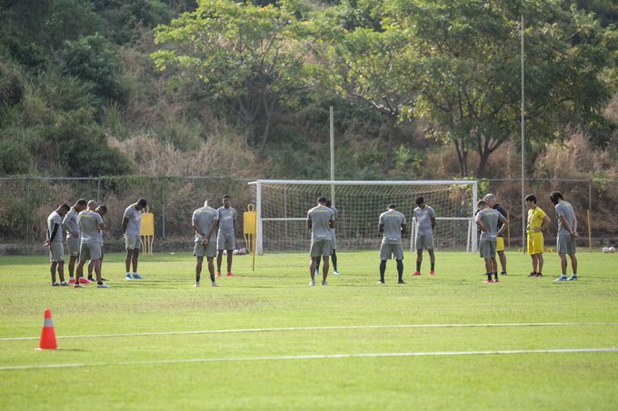 BSC inició entrenamiento con un minuto de silencio por Fallecimiento de Carlos L. Morales