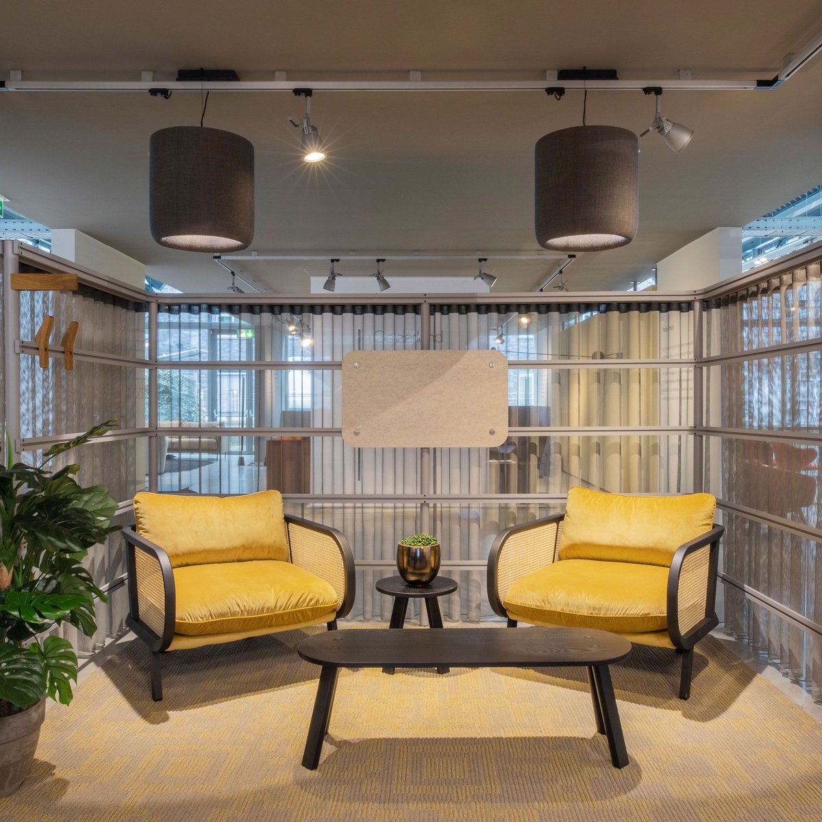 BuzziSpace's tweet image. Looking for more solutions to creating a happy and healthy workspace for those returning to the office? Subscribe to welcome@designpost.de to join our acoustic ambassador Daniel Verlooven&apos;s webinar. Space is limited.