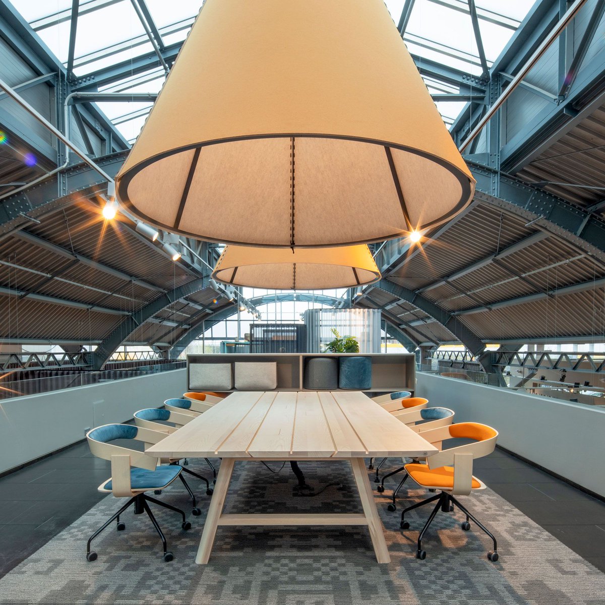 BuzziSpace's tweet image. Looking for more solutions to creating a happy and healthy workspace for those returning to the office? Subscribe to welcome@designpost.de to join our acoustic ambassador Daniel Verlooven&apos;s webinar. Space is limited.