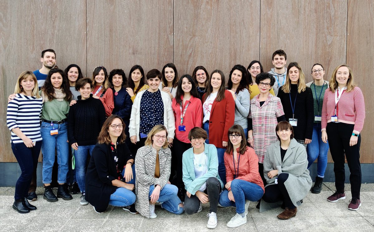 Una foto de nuestro grupo para resaltar algo de la inversión en I+D de lo q se habla poco: la Creación DE PUESTOS DE TRABAJO, y ademas CUALIFICADOS. Directos e indirectos.
A ver cuanta gente se emplea por € invertido comparado con cualquier sector
#SinCienciaNoHayFuturo