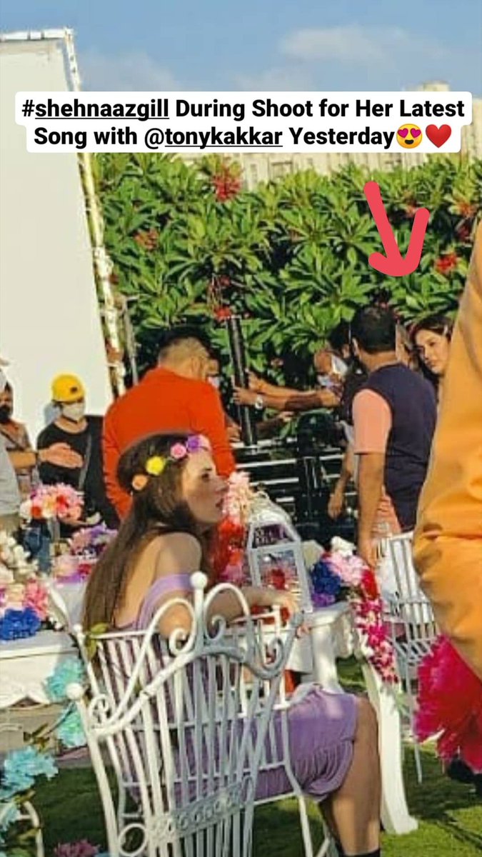 Wow... <a href="/ishehnaaz_gill/">Shehnaaz Gill</a> During Shoot for Her Latest Song with <a href="/TonyKakkar/">Tony Kakkar</a> 😍 #ShehnaazGill #TonyKakkar