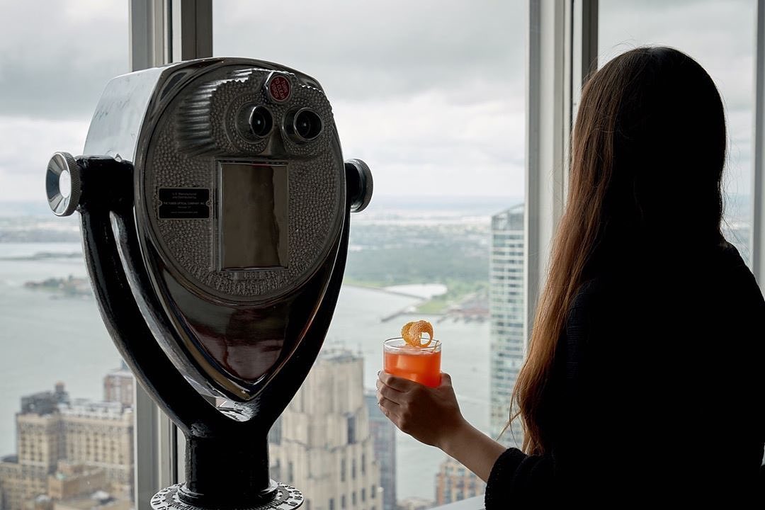 28_liberty's tweet photo. A view you surely won't forget about. ✨@manhatta_nyc

#throwback #28liberty #lowermanhattan #manhatta #manhattan #views #drinks #financialdistrict #eventsatmanhattta #fourtrees #summer #summerdrinks #stonestreet #brooklyn #sunset #sunrise https://t.co/1iWhhd4mrA