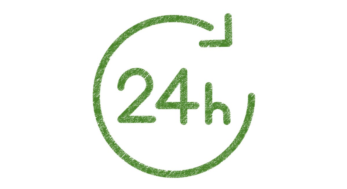 L’abbreviazione di ORA è la h iniziale minuscola del latino hora (non dell’inglese hour), dovrebbe seguire il numero (18h= sei del pomeriggio) e non precederlo, allo stesso modo della m di minuto (18h 30m). Bisognerebbe dunque evitare la sequenza h24.

🔄 bit.ly/24h_Crusca