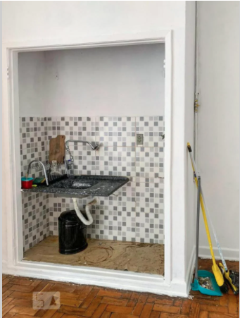 O cara meteu uma cozinha no armário, mano! UMA COZINHA NO ARMÁRIO, SABE?!?!

UMA-COZINHA-NO-ARMARIO