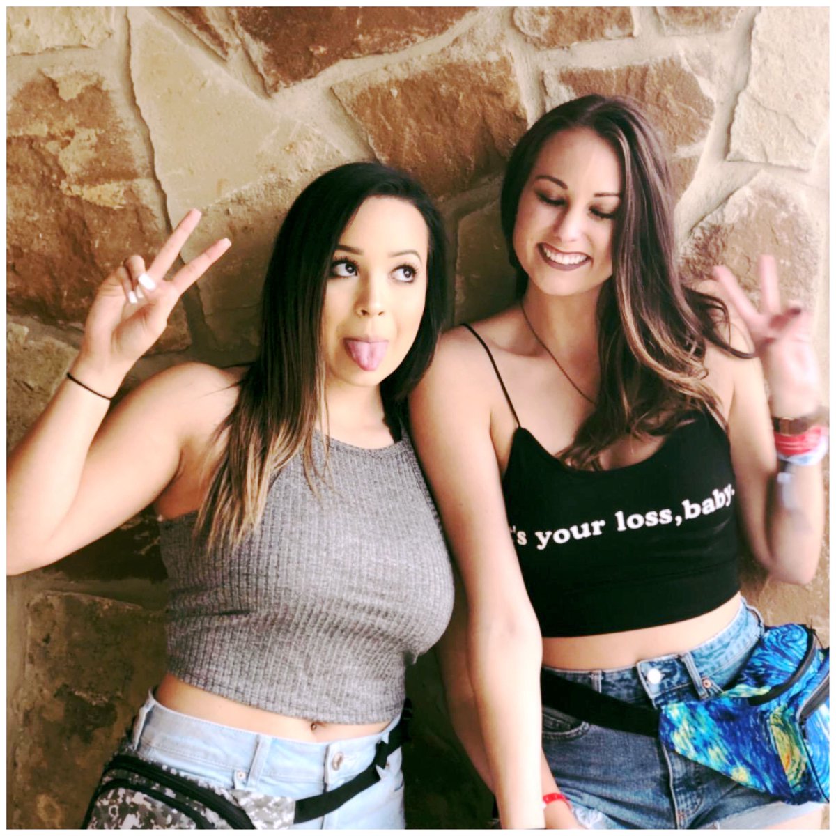 SoJournerBags's tweet photo. Just me & my girl having fun..π―β€οΈ
β’
#fannypack #hydropack #hydrationpack #edc #edmlife #edm #edmlove #rave #festivals #festivalwear #festivalready #sojourner #sojournerbags #paradiso #bonnaroo #coachella #electricforest #burningman https://t.co/FD31uGQvCA