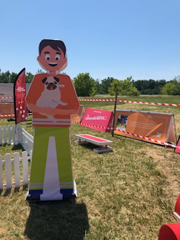 LassagneSandra's tweet photo. Envie de partager un moment de pause détente avec votre compagnon à quatre pattes ? Arrêtez vous sur l"aire de Porte de la Drôme (A49) pour profiter d'un espace agilité en libre accès jusqu'au 31 août ! Bel été sur les Extraordin'aires 😊 #APRRcontrelabandon https://t.co/OqljnKtuyv