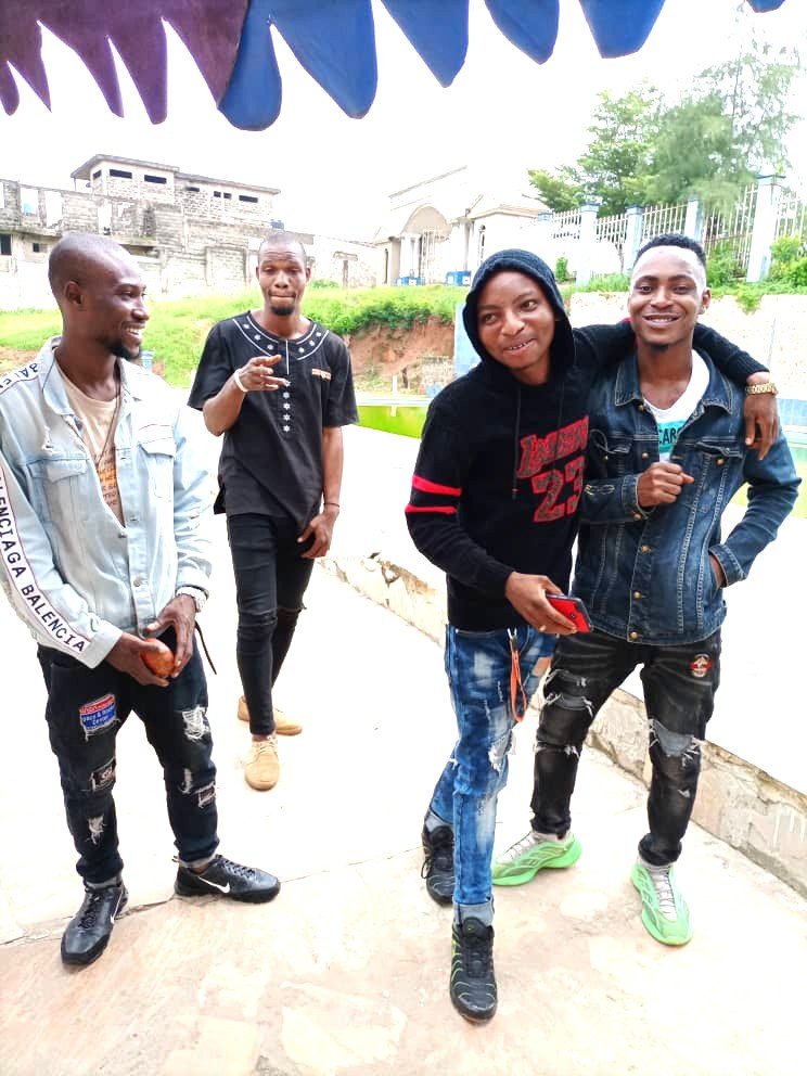 najdsource's tweet photo. #Freshboiye 
#portnovo #happy squad. https://t.co/BW68uztipu